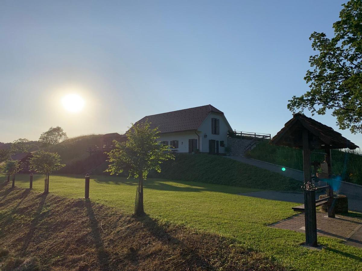 Tourist Farm Artisek Villa Store Dış mekan fotoğraf