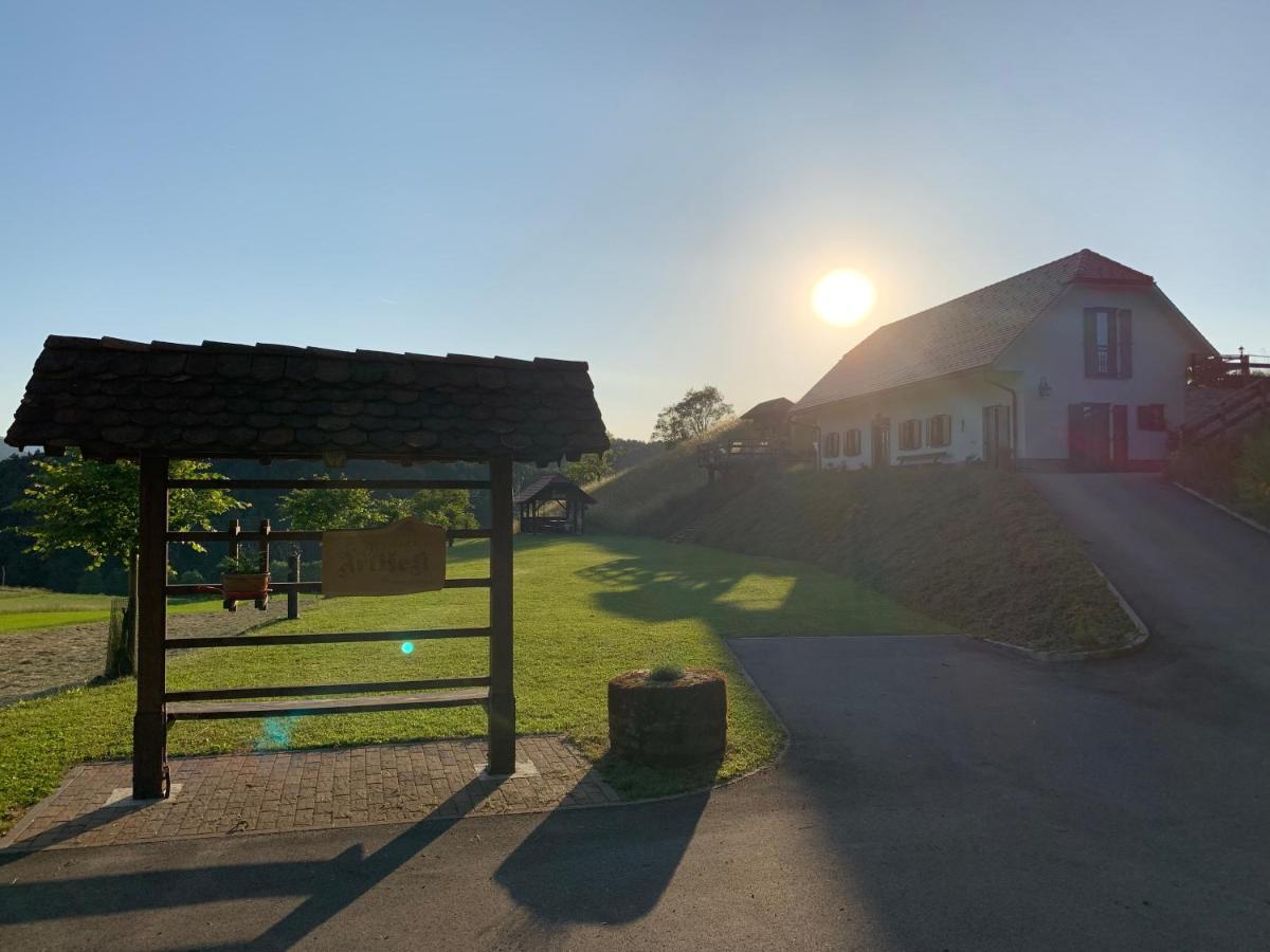 Tourist Farm Artisek Villa Store Dış mekan fotoğraf